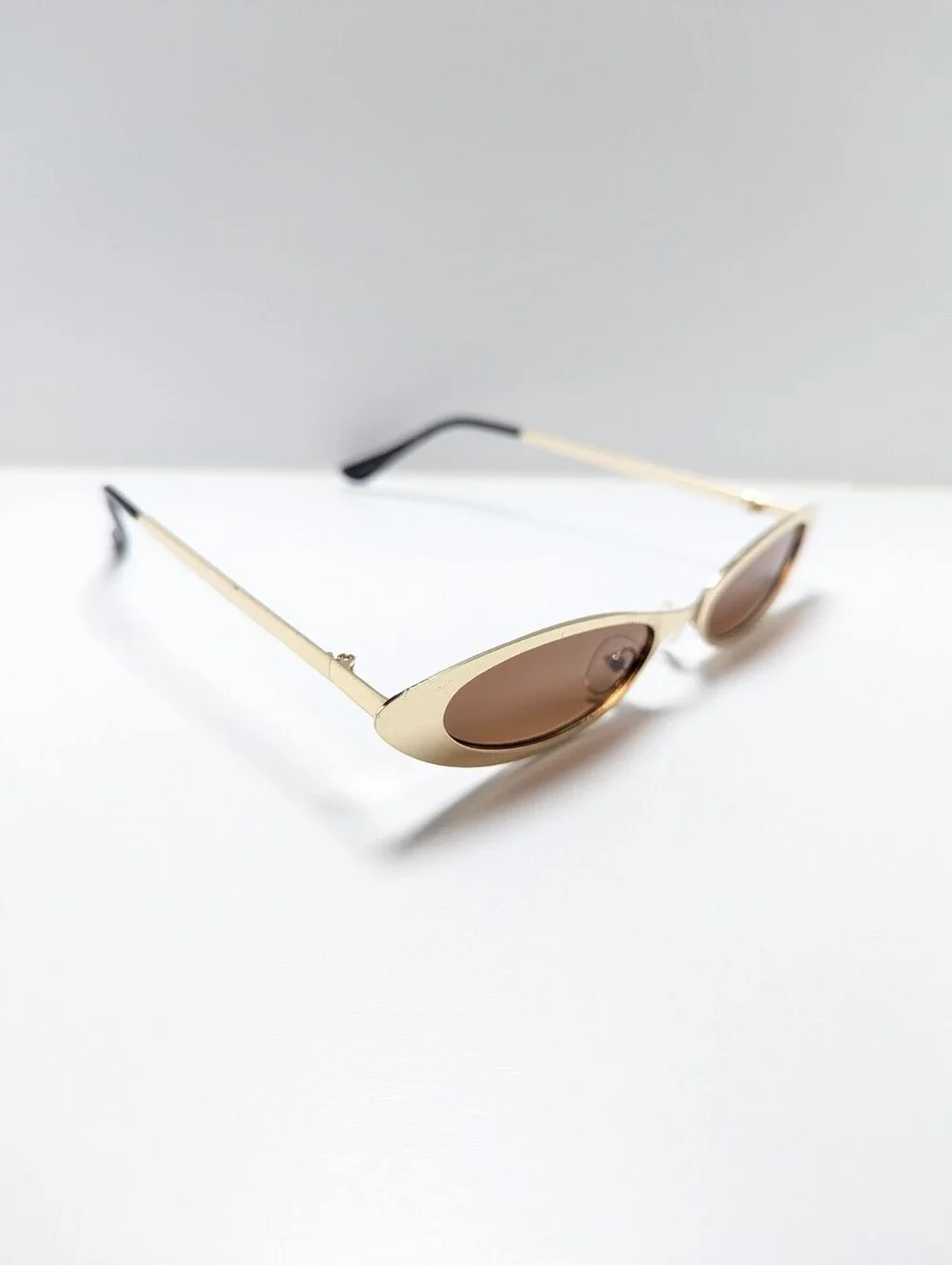 AB364 Retro Y2K Brown Lens Classic Gold Slim Cat Eye Women's Fashion Sunglasses